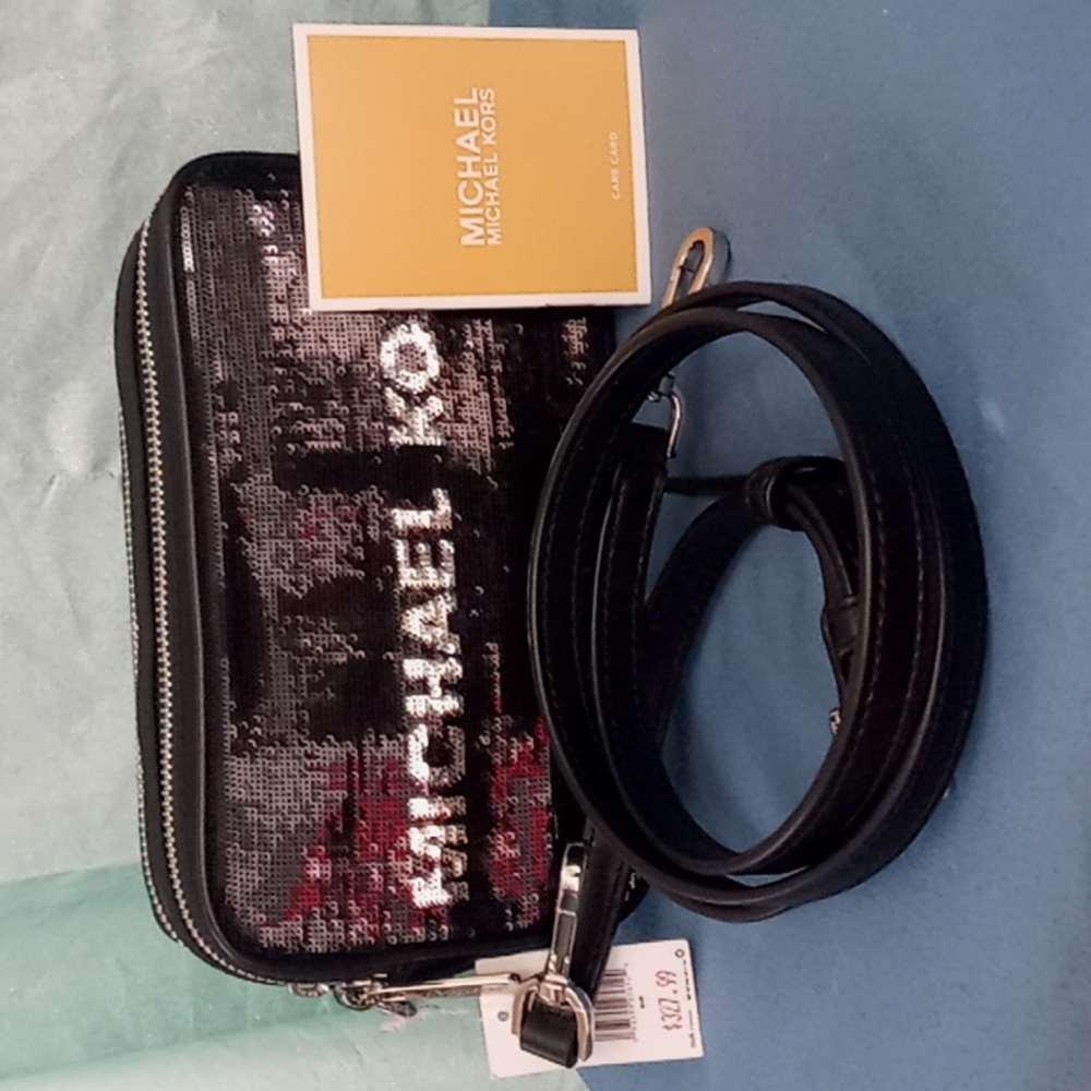 STUNNING MICHAEL KORS CAMERA CROSSBODY